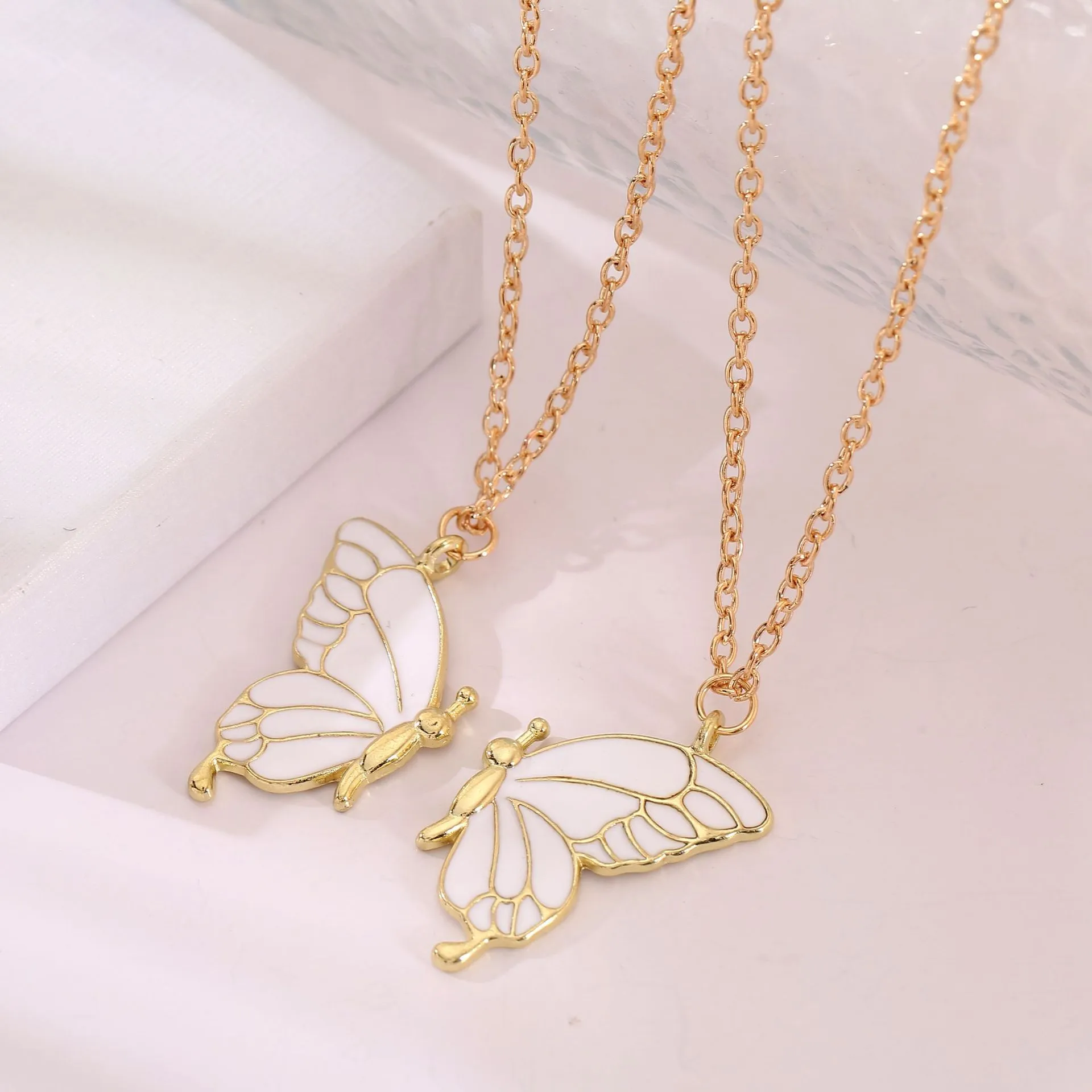 Trendy 2 Pcs/set Butterfly Necklace for Couple Gift - Butterfly Pendant Card Necklaces for Girls Simple Stylish - Chain Necklace for Women New Collection - Gifts for Best Friend. thumbnail 4