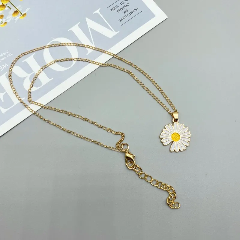 Cute Trendy Daisy Necklace Sun Flower Necklaces for Girls Simple Stylish - Flower Jewelry Dainty Chain Necklace for Women New Collection - Pendant Necklace for Girls Stylish thumbnail 5