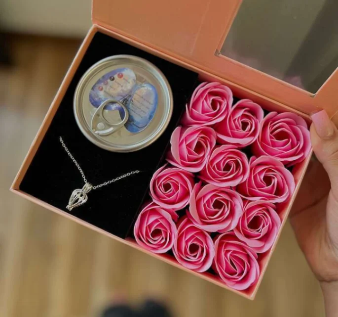 Love Forever Gift Box – Necklace & Rose Set for Special Someone thumbnail 3