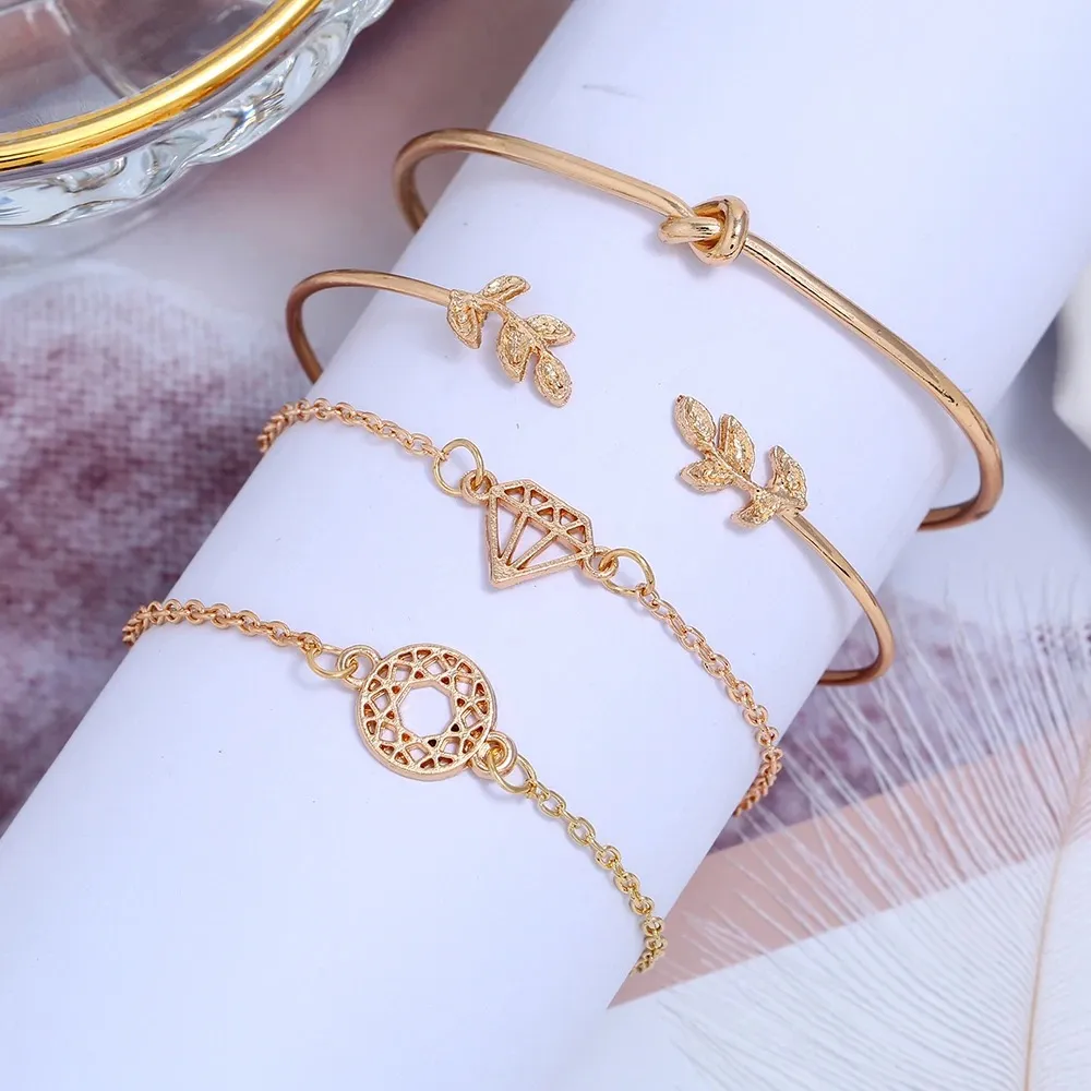 New Trendy Fashionable 4Pcs/ Set Women Simple Design Gold Plated Chain Bracelet for Girls Simple Stylish / Bracelets for Women New Collection thumbnail 2