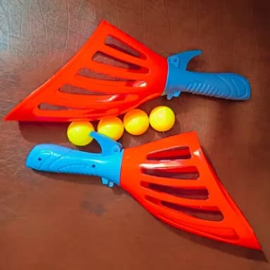 Kids Toss Catch Ball Game Set Catcher Scoop Toss Toy for Children Outdoor Garden Backyard Play Activity 2 Rackets 4 Balls