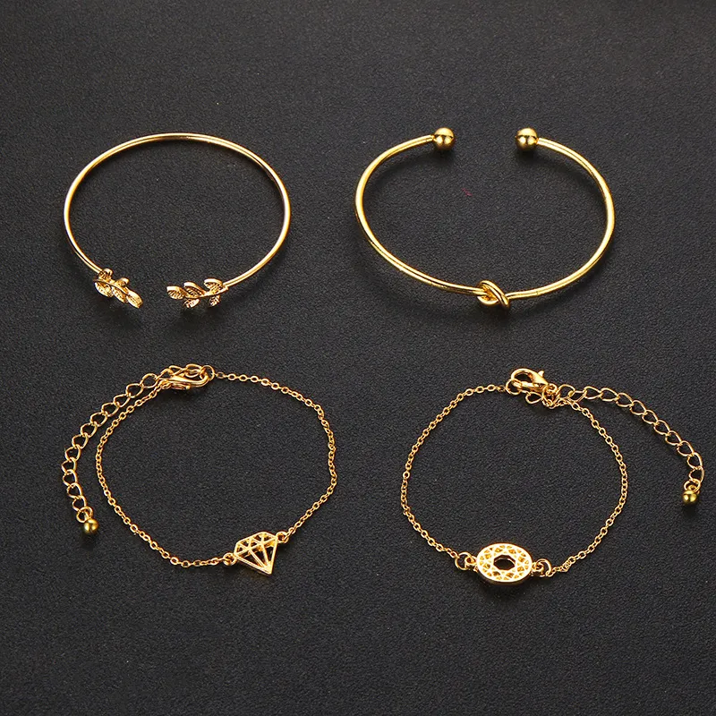 New Trendy Fashionable 4Pcs/ Set Women Simple Design Gold Plated Chain Bracelet for Girls Simple Stylish / Bracelets for Women New Collection 4