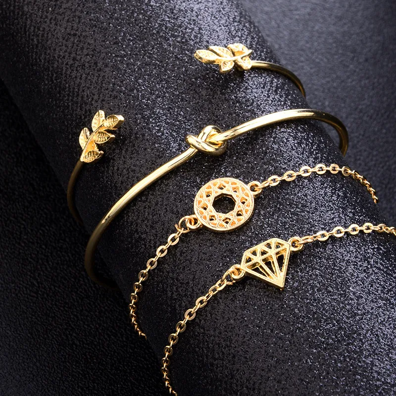 New Trendy Fashionable 4Pcs/ Set Women Simple Design Gold Plated Chain Bracelet for Girls Simple Stylish / Bracelets for Women New Collection 1