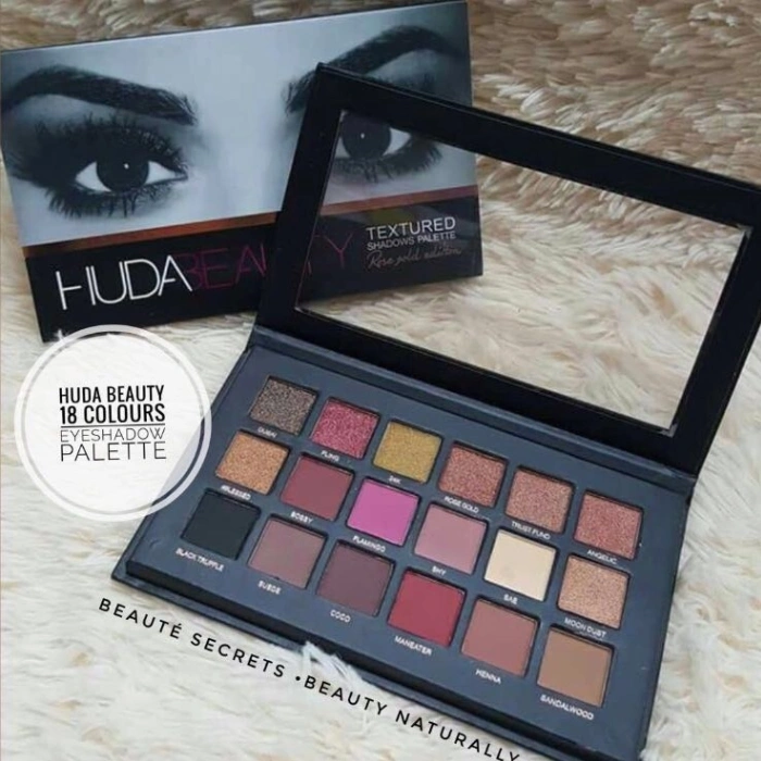 Huda beauty 18-color eyeshadow palette 4