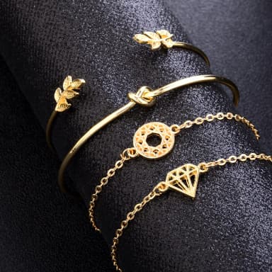 New Trendy Fashionable 4Pcs/ Set Women Simple Design Gold Plated Chain Bracelet for Girls Simple Stylish / Bracelets for Women New Collection