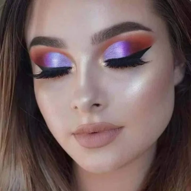 Huda beauty 18-color eyeshadow palette 3